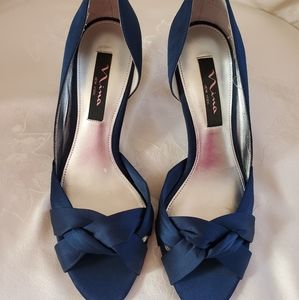 Nina Navy Blue pumps